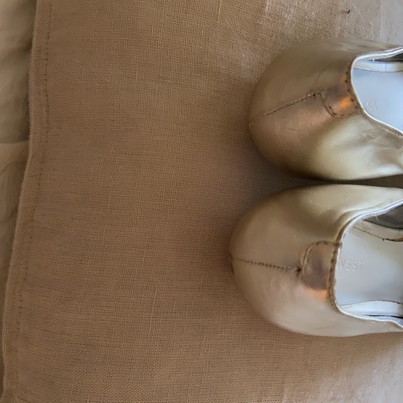 Shoes - Picture 5 of 6